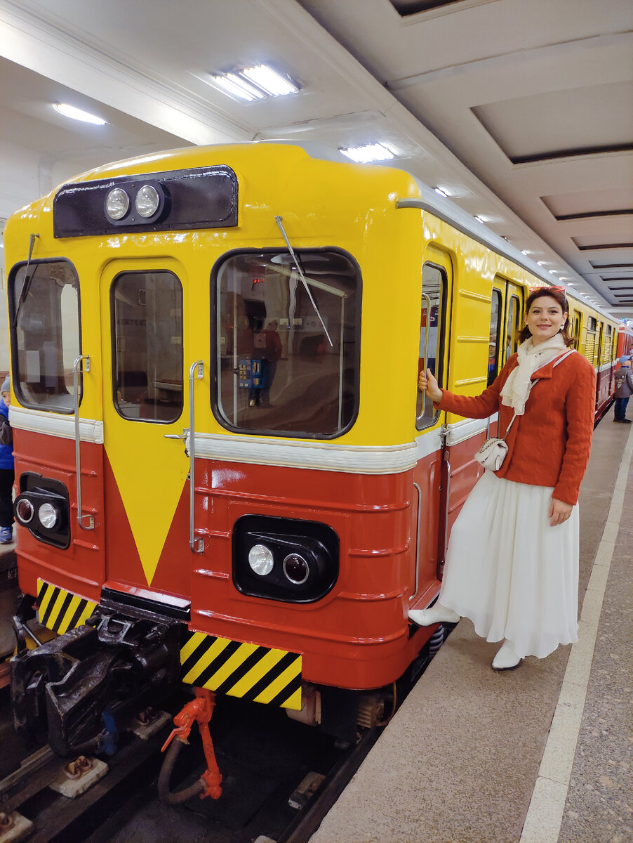 С детства люблю московское метро, но лишь во взрослом возрасте начала его  узнавать по-настоящему. | Яна Левашова Дизайнер | Дзен