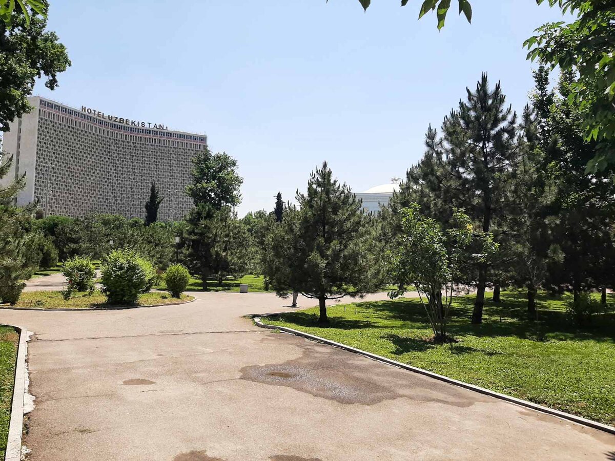 Сквер Амира Темура в городе Ташкент