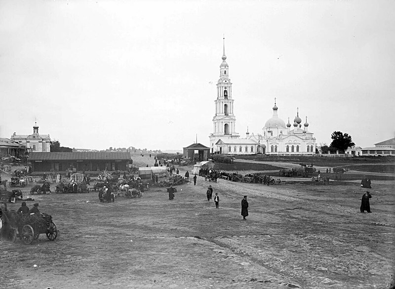 Никольский собор с колокольней. Фото 1903 года. Источник: Википедия