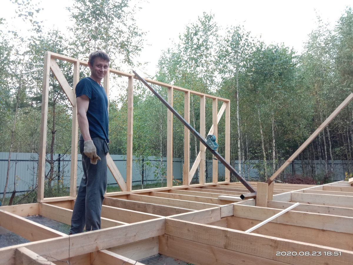 спустя пару дней после начала стройки