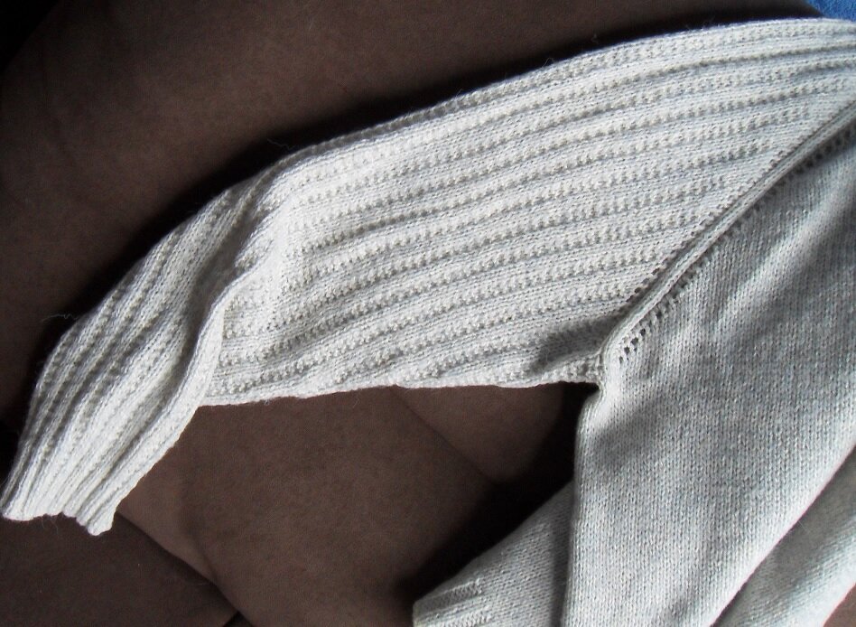 НЕ стала перевязывать, потому что обычно это видится так в ношении