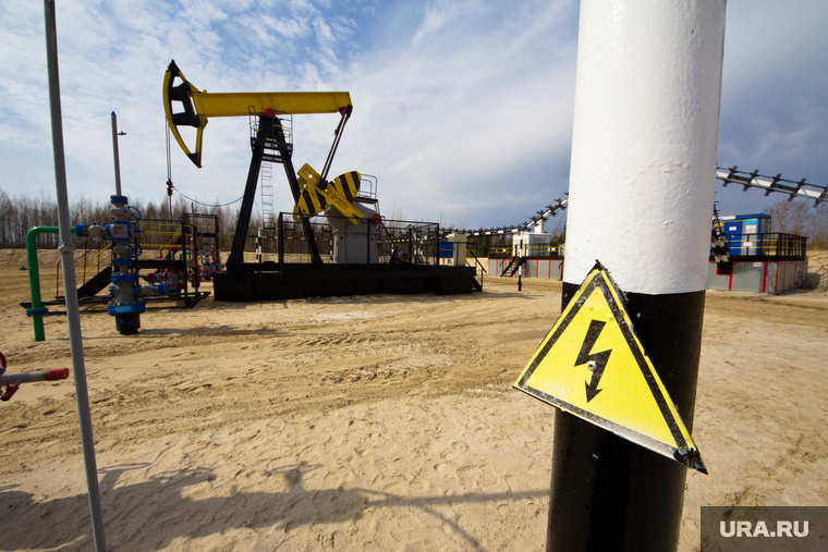    Запрет на перевозки нефти вступит в силу 5 декабря