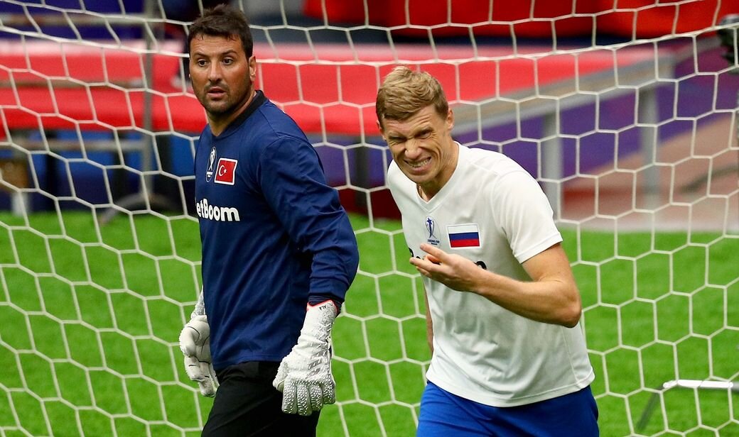 Спорт 24 рф. Тихонов Филимонов. Жирков 2023 Кубок легенд фото. Погребняк в форме сборной России Легенда. Погребняк в финале Кубка России.