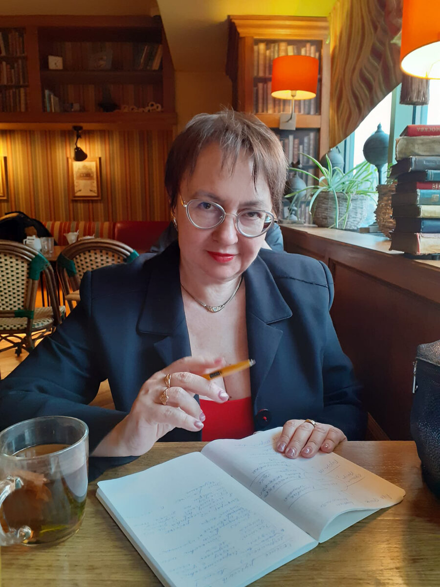 Коноваленко Марина Юрьевна, кандидат псих. наук, доцент, директор по маркетингу компании "Аксамит", преподаватель РЭУ им. Г.В. Плеханова