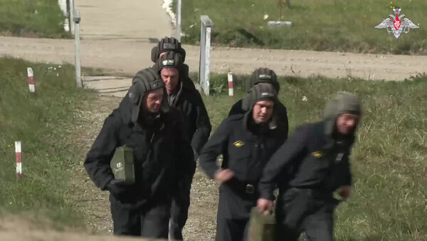 В Калининградской области мобилизованных готовят на полигонах Балтийского флота. Видео @ Telegram / Минобороны России