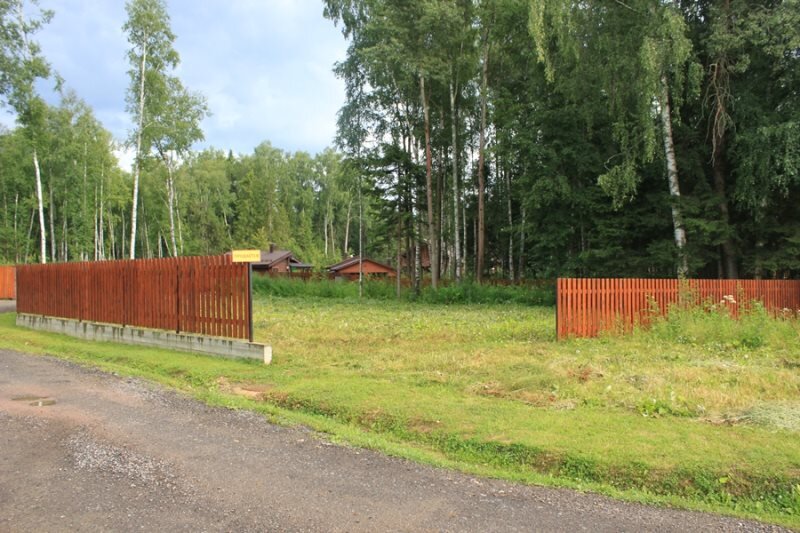 Установка забора относится к освоению земельного участка. Фото: forestland.su