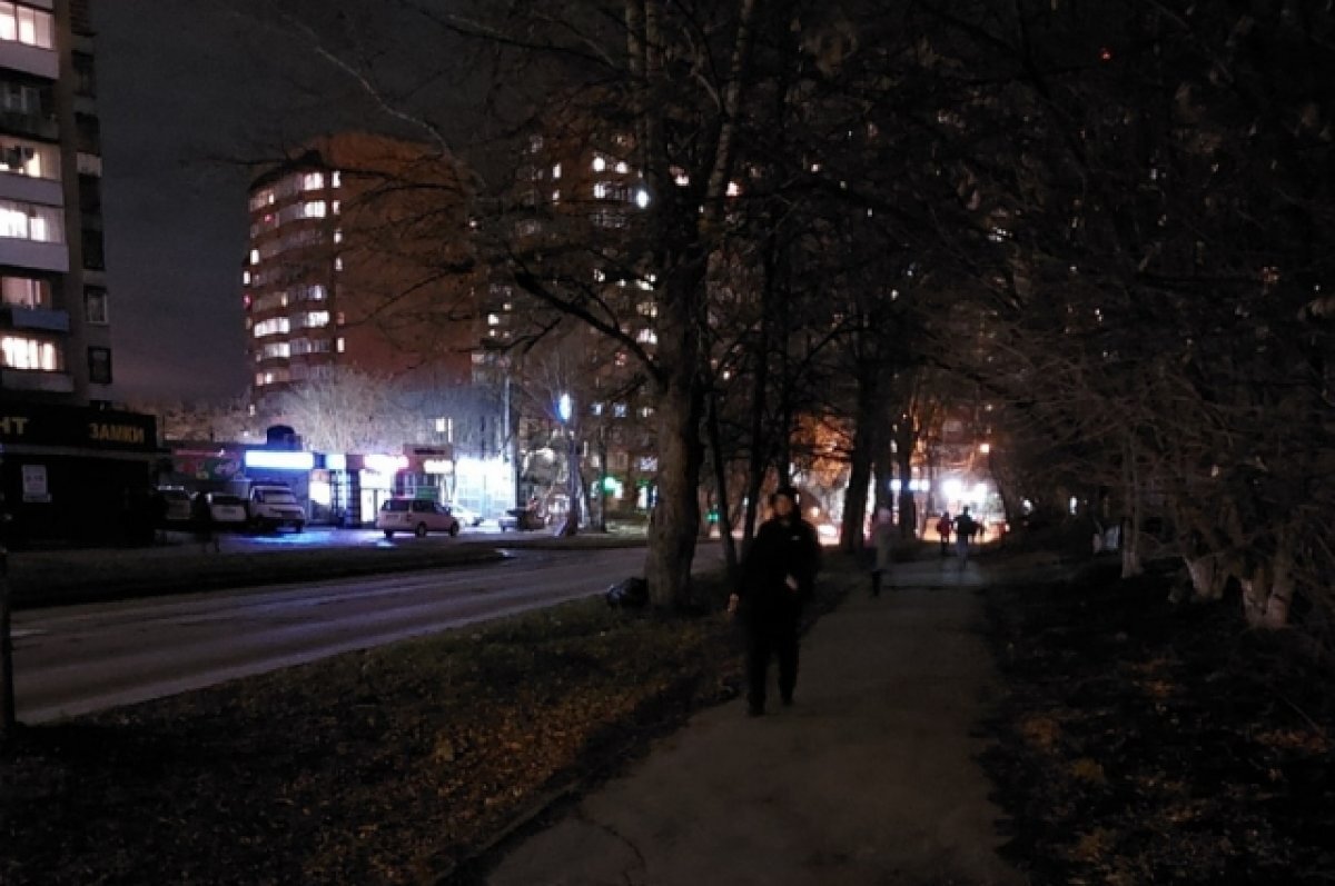    Жители Новосибирска жалуются на неработающие фонари на Перевозчикова