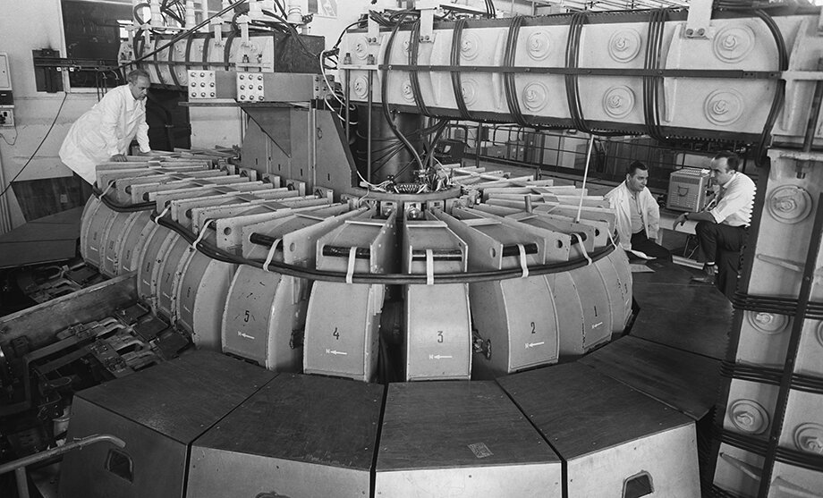 Термоядерная установка «Ураган-1» в Харьковском физико-техническом институте АН СССР. Фото: Татаренко А./ТАСС