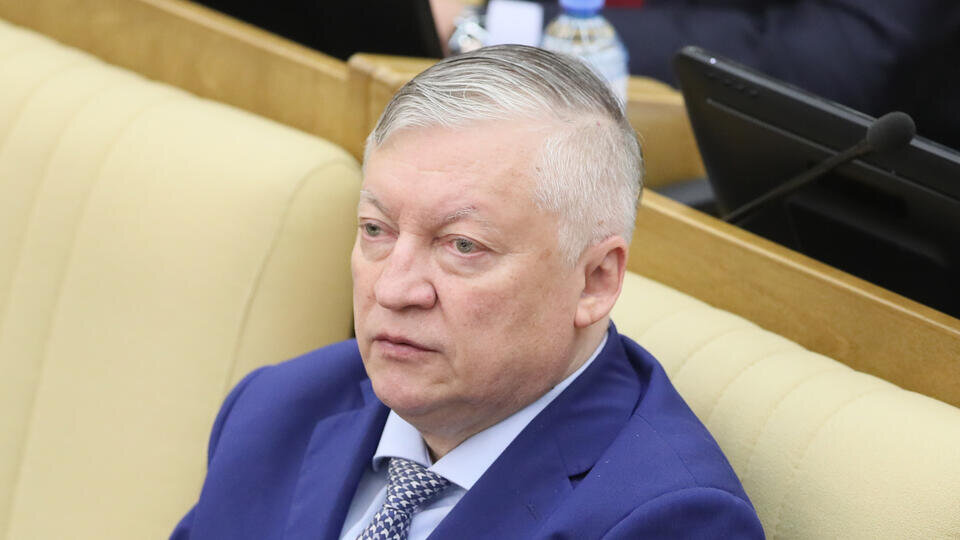     Получивший травмы Анатолий Карпов попал в реанимацию Известия/Александр Казаков