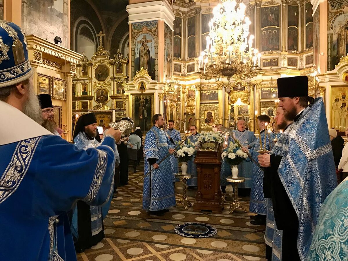 богослужения преображенский храм сургут