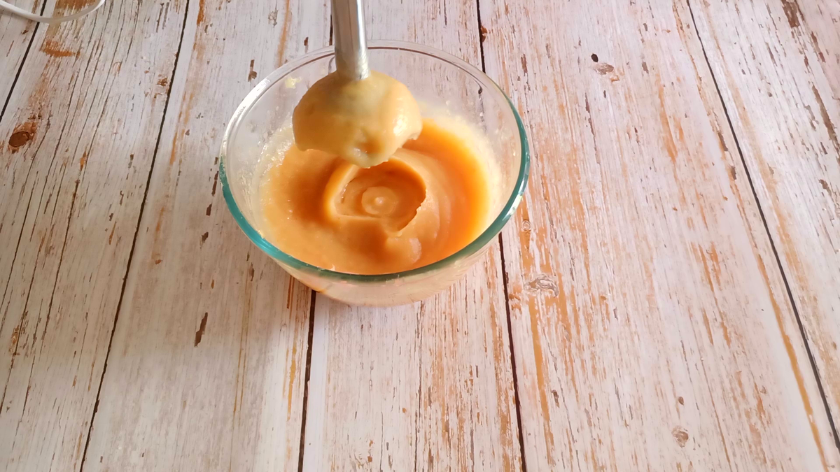 Зефир из детского яблочного пюре. Как приготовить яблочное пюре для зефира. Польза яблочного пюре для женщин. Пюре из яблок в духовке для зефира. Яблочное пюре для зефира.