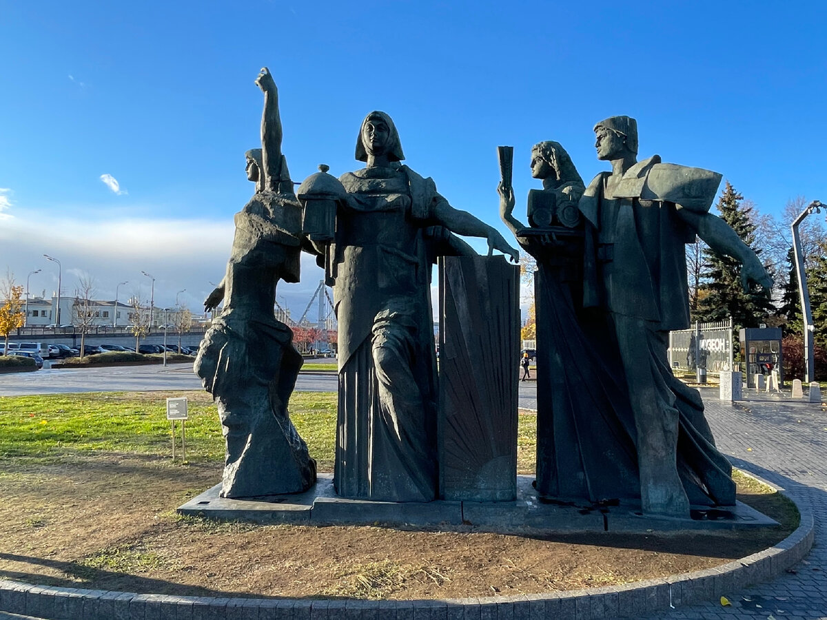 На этом фото есть элемент который похож на фото 1