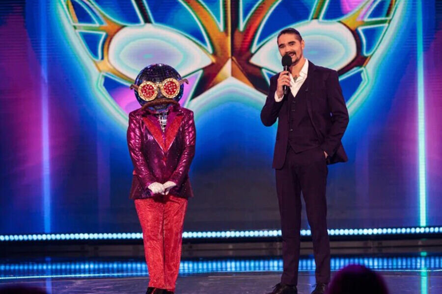 Маска хамелеон шоу. Батрутдинов в жюри маска. Шоу маска сегодняшний выпуск. Шоу маска танцы на стс. Маска финал жюри.