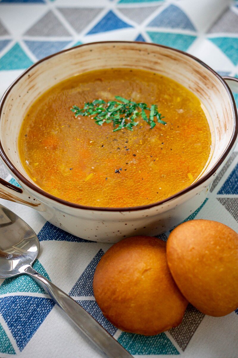 Теплый, сытный, ароматный суп из нута и копченого цыпленка