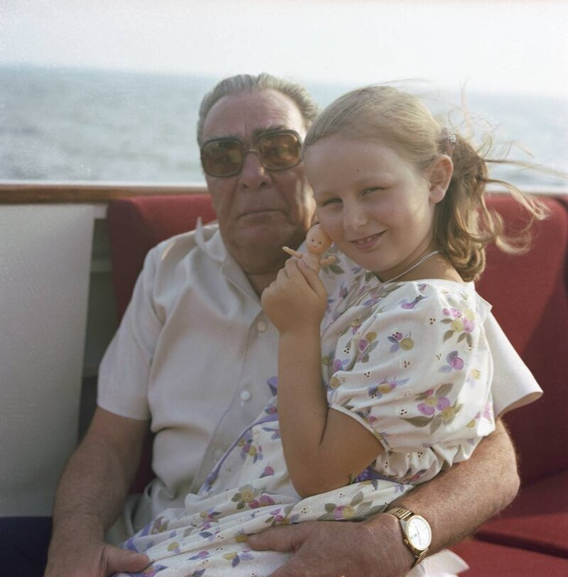С правнучкой Галей в Крыму, 1980 год. 