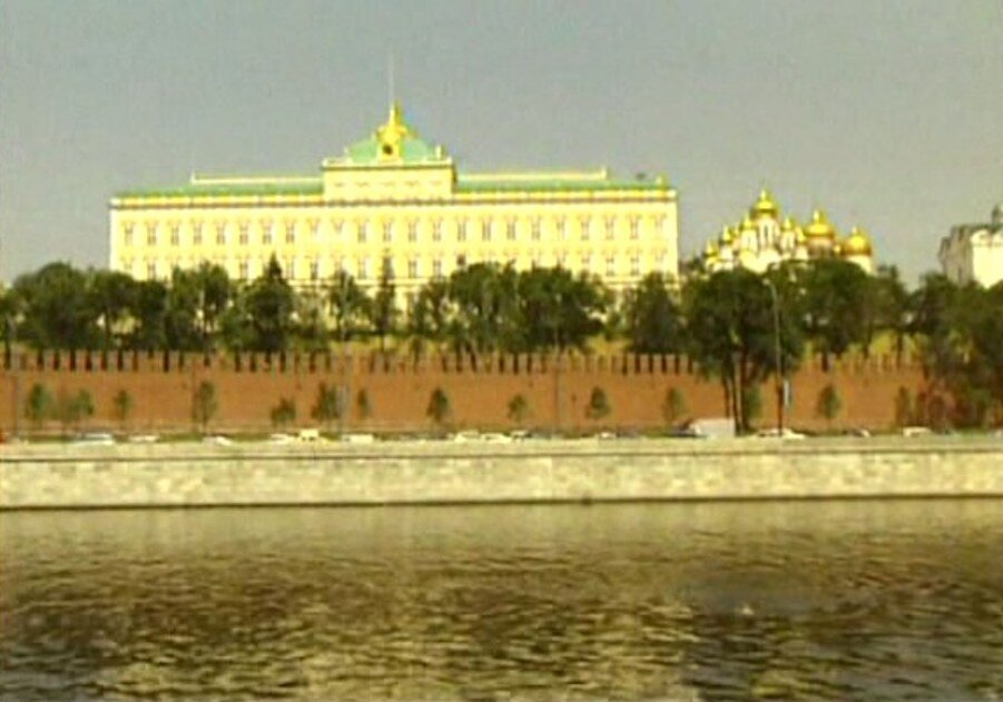 В 1996 году Управление делами президента проводит реконструкцию Кремля.