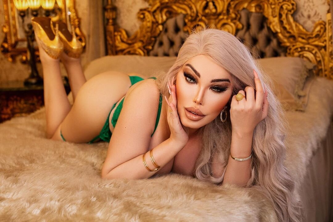     Сколько “живая Барби” Джессика Алвес зарабатывает на своих голых фото — ты удивишься!