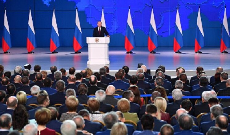 Преимущество посланий заключается как раз в том что освещение основной темы позволяет президенту охватить и иные важные направления. 