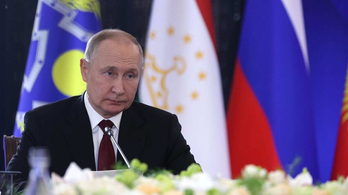     Президент РФ Владимир Путин принимает участие в очередной сессии Совета коллективной безопасности ОДКБ в Ереване© РИА Новости / POOL