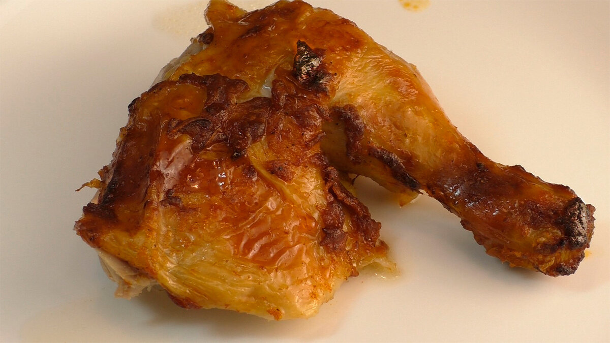 12 рецептов целой курицы в духовке с хрустящей корочкой