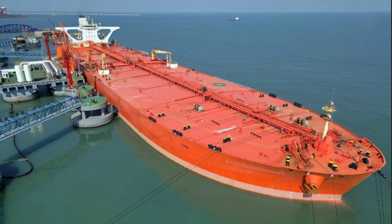 Танкеры с нефтью из США готовы идти в Европу за длинным долларов (фото с сайта alarmyk24.ru)