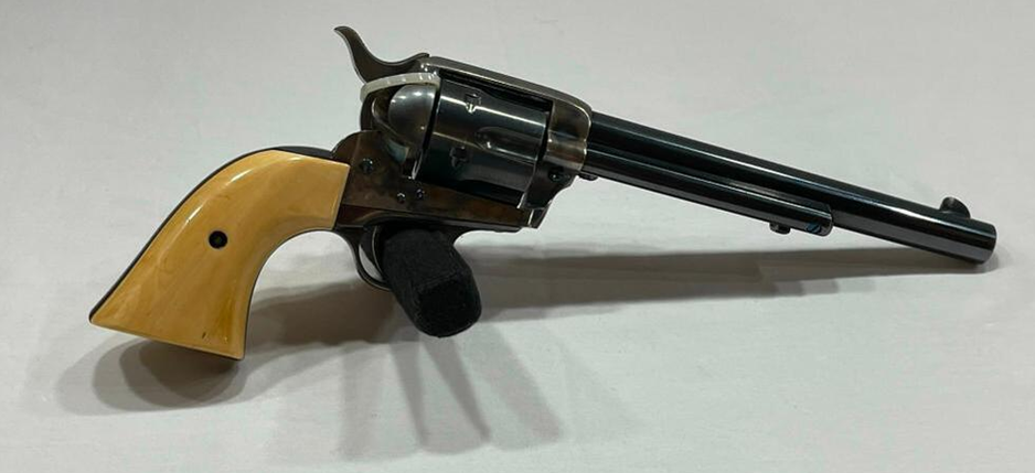 Colt SAA S/N 295946 Уильяма Харта