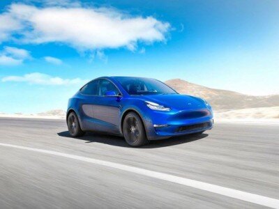    Новая Tesla Model 3 Highland появилась на «живых» фото