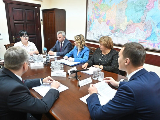     Новый школьный автобус выделят для села Заозерного по поручению Михаила Дегтярева. ФОТО: правительство Хабаровского края