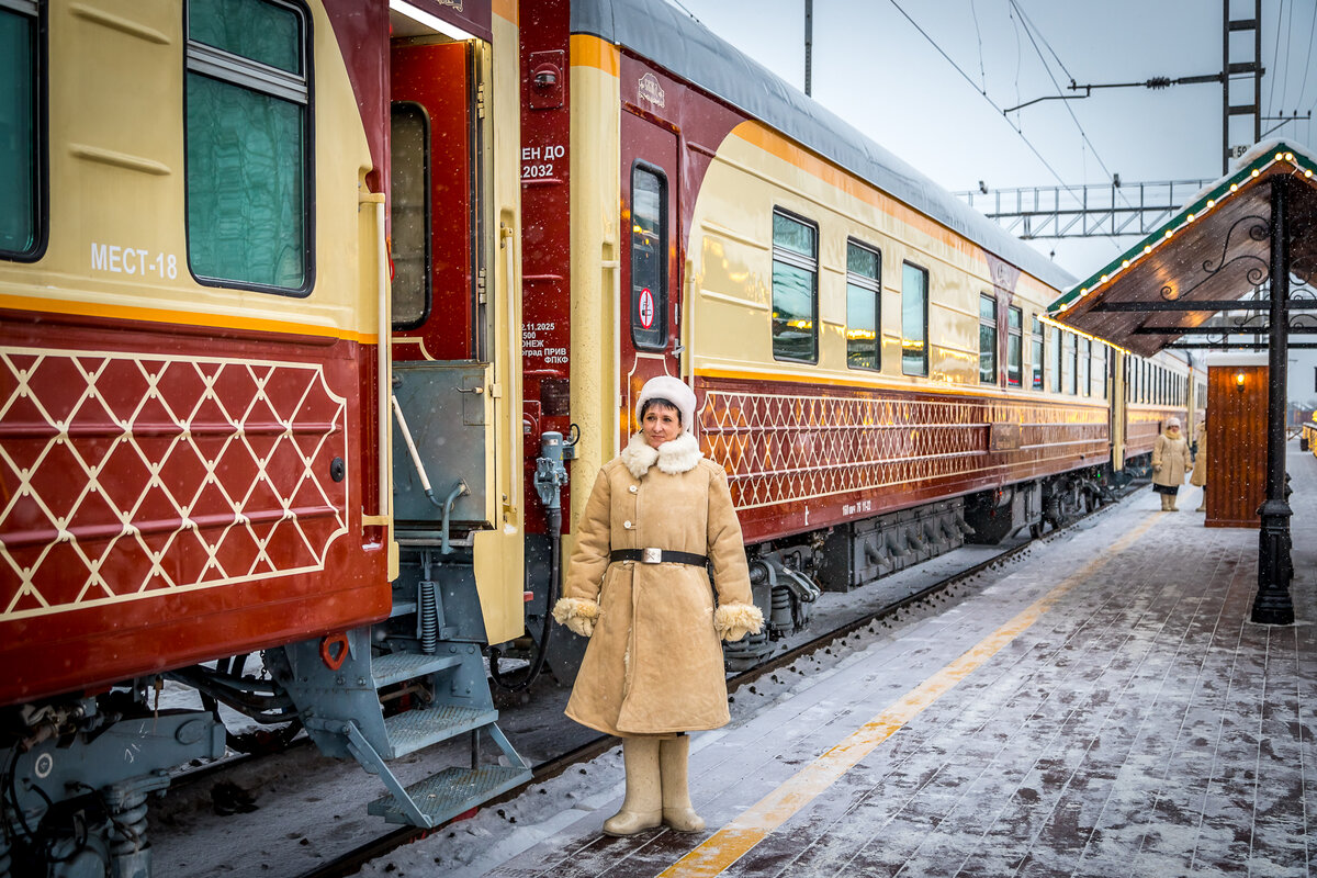 В Екатеринбурге запустили ретро-поезд - шикарное приключение для ценителей  ретро | Авиация и техника - СвердловскАвиа | Дзен