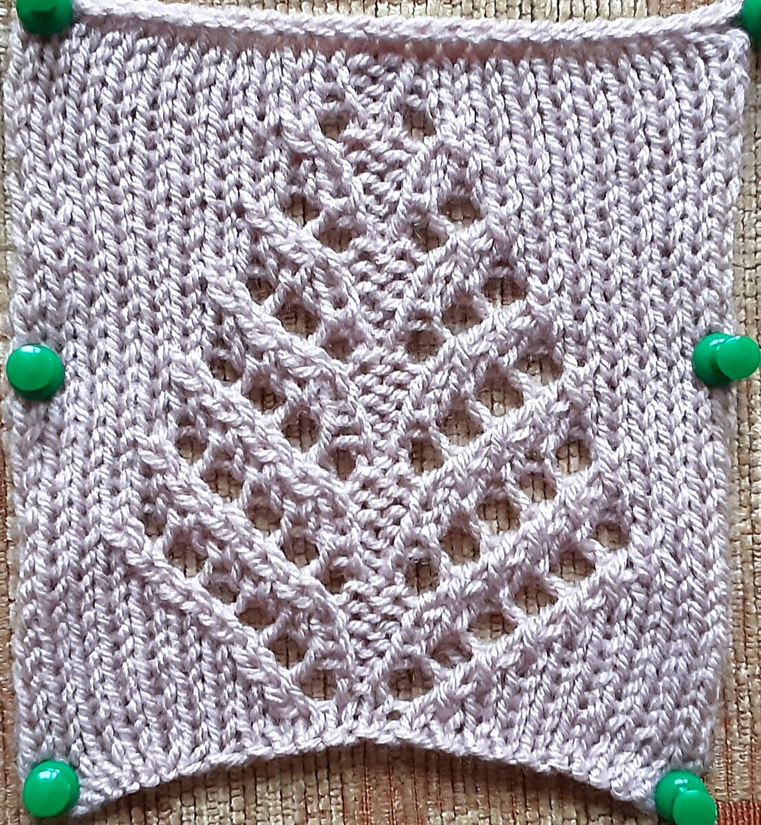 Лицевая сторона узора.