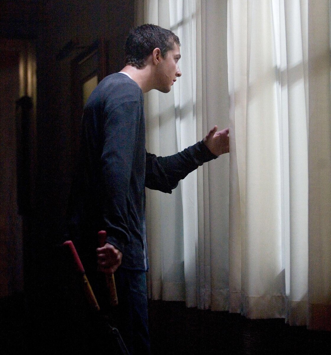 Кадр из фильма "Паранойя", 2007. Изображение с сайта ru.kinorium.ru