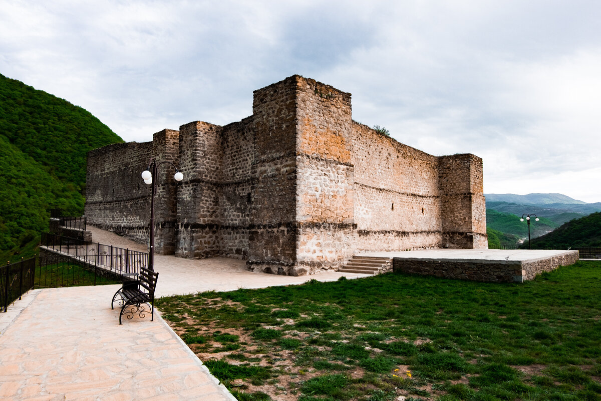 Хучнинская крепость достопримечательности Дагестана