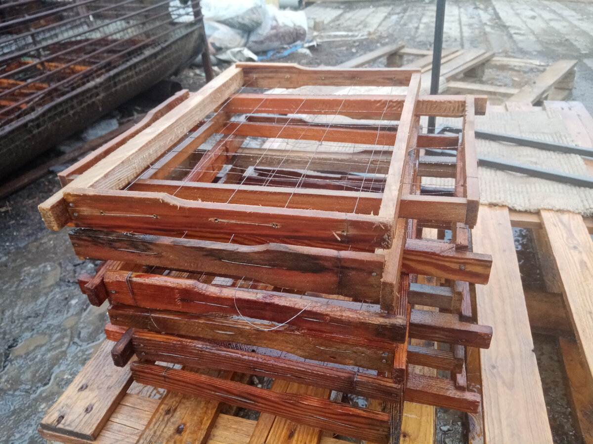 Рамки для ульев после каустической соды. 