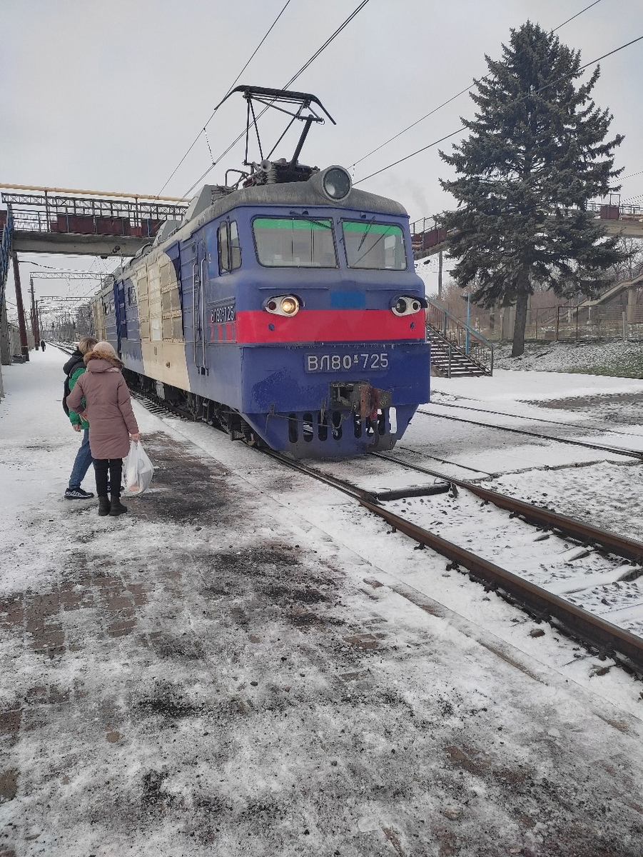 Электровоз ВЛ80К-725 в Иловайске
