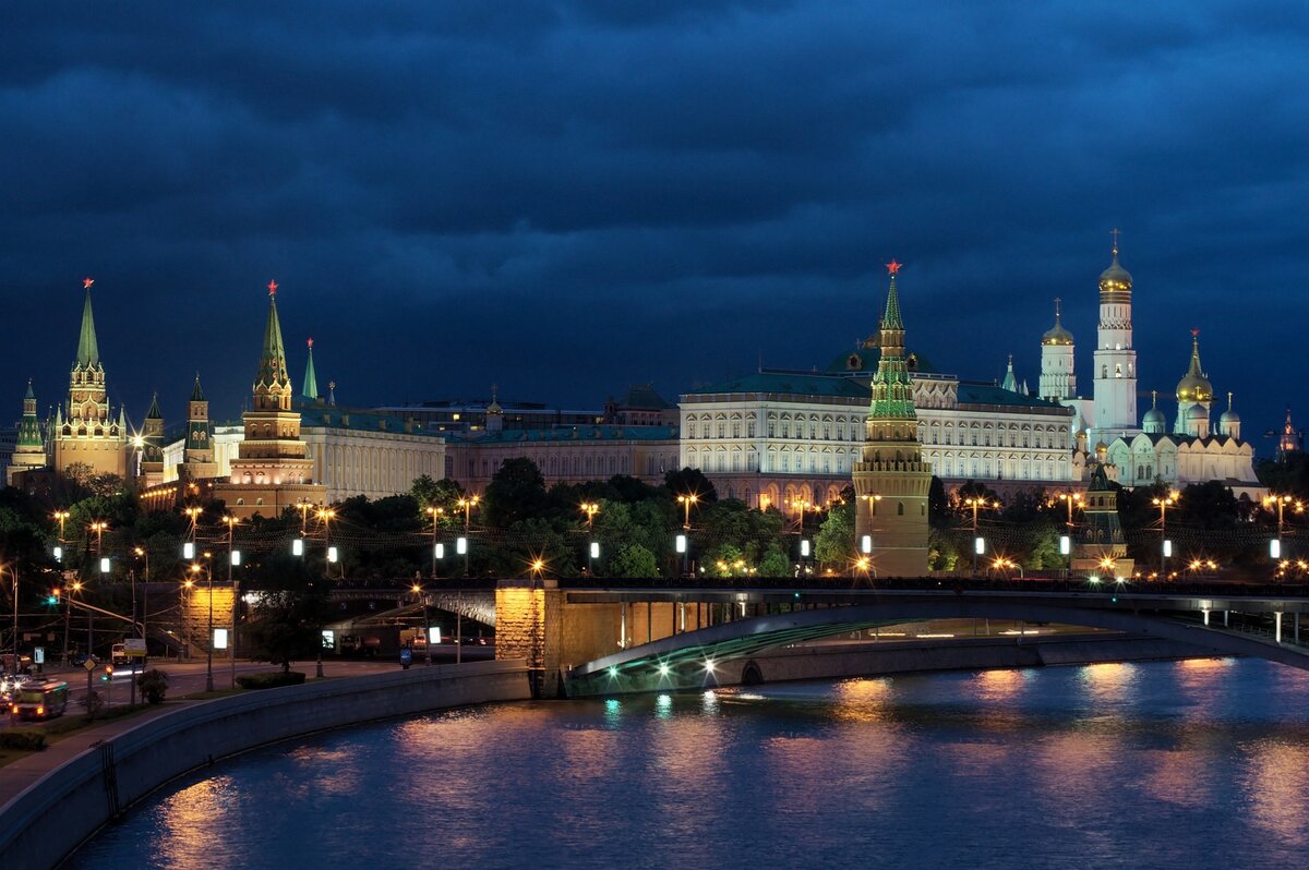 Тучи сгущаются