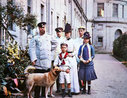 Александр с семьей