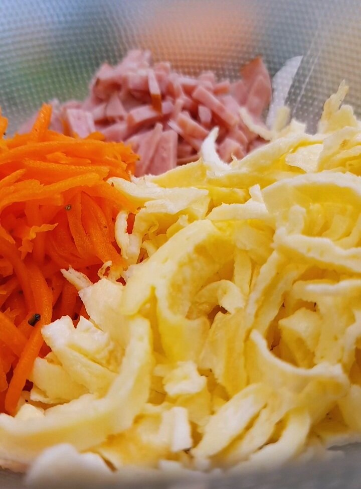 Когда гости на пороге: салат с грушей и горчично-сливочным соусом Джейн