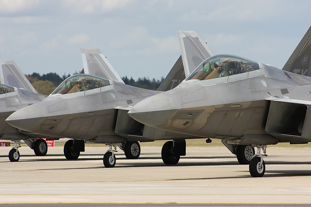 F 22 палубный. F 22 Raptor камуфляж. Двухместный f22 Раптор. F 22 Raptor скорость.
