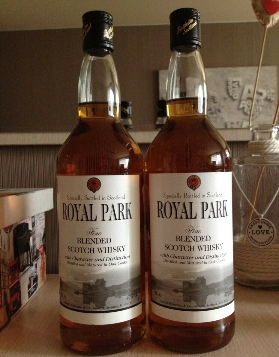 Royal park виски. Виски Royal Park 1л. Виски скотч Royal Park. Виски Роял парк 1 литр. Royal Park Whisky 40% 1l.