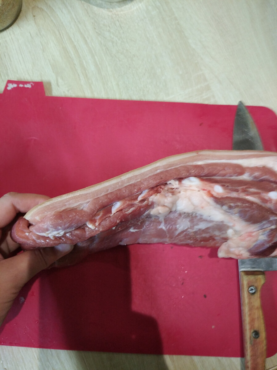 Вот такой кусок грудинки (прослойки)