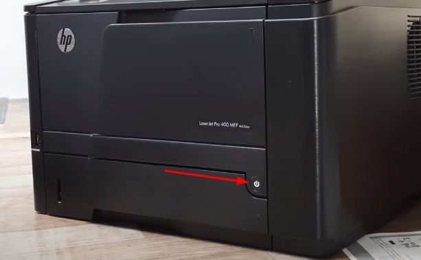 Расположение кнопки включения/выключения принтера