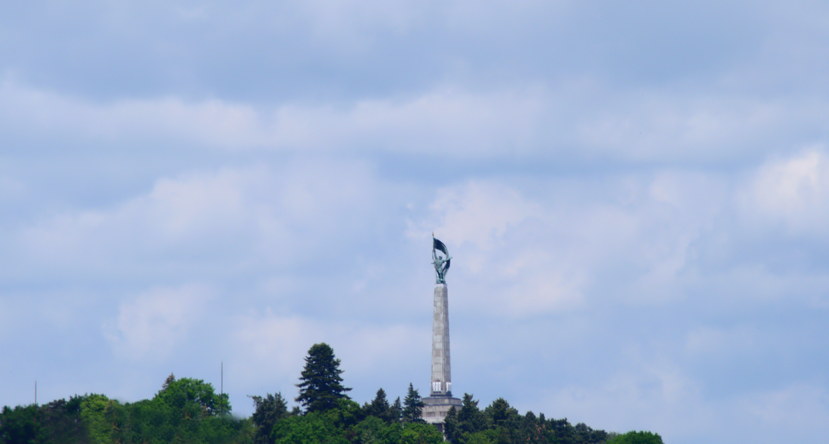 Войены меморял и кладбыще Красной Армии освободителниси Словакии и столиси  Братислвы 4.4.1945