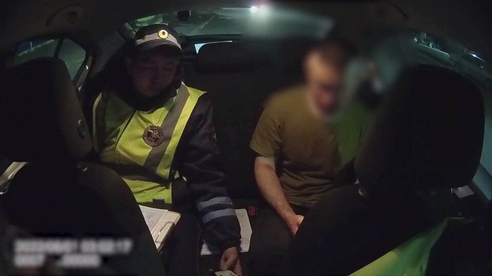     В Кызыле нетрезвый водитель пытался дать взятку полицейским бесплатной шаурмой. Фото: МВД по Туве