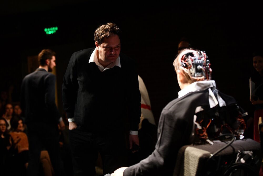 А ЧТО ЕСЛИ... НЕТ, ДАЖЕ ДУМАТЬ СТРАШНО. ФОТО: ИВАНКО ИГОРЬ/АГН "МОСКВА".