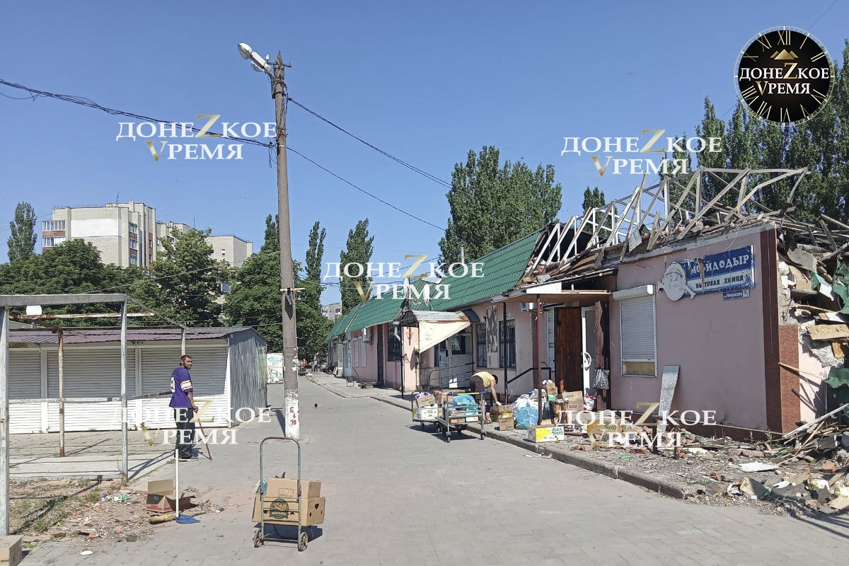 После обстрела на рынке в Ясиноватой открылось три торговых павильона