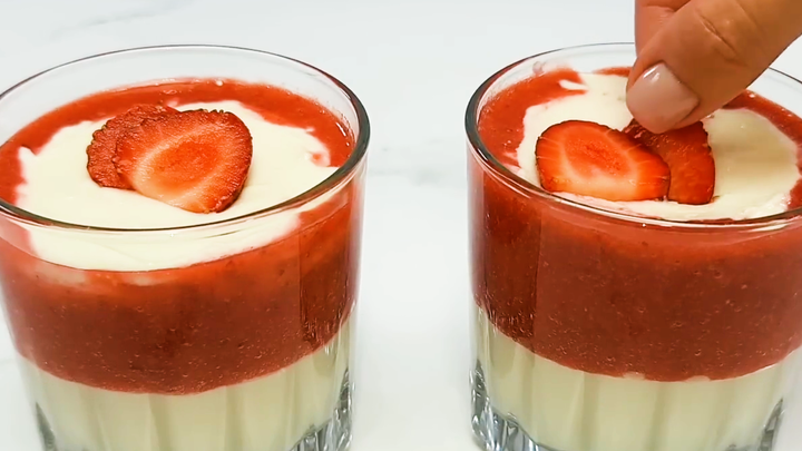 Десерт из клубники и творога