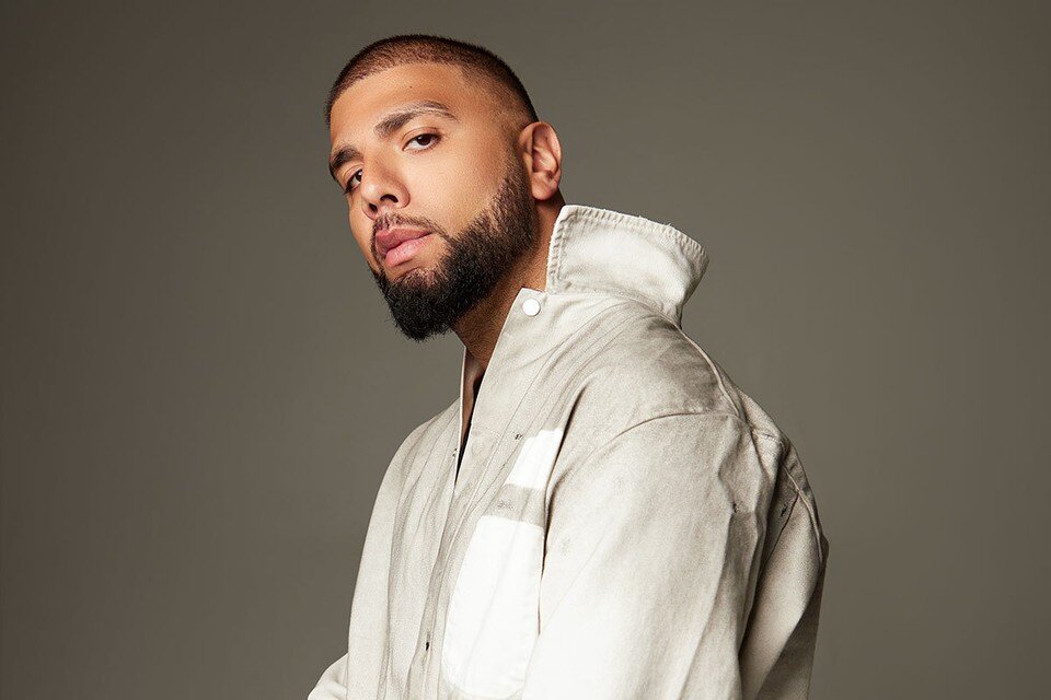     Певец Артем Качера  Личный архив