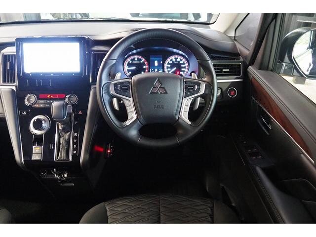 Фото салона, листайте