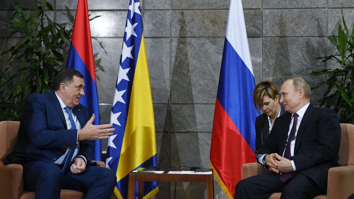    Президент РФ Владимир Путин и председатель президиума Боснии и Герцеговины Милорад Додик во время встречи© РИА Новости / Валерий Мельников