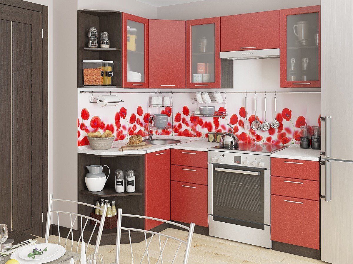 Фото из интернета. Яркий фартук, стеклянные дверцы и открытые полки